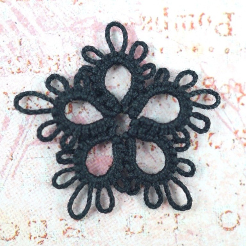 MINI SERWETKA RĘCZNIE ROBIONA CZARNA 20 mm MINI SERWETKA RĘCZNIE ROBIONA CZARNA 20 mm