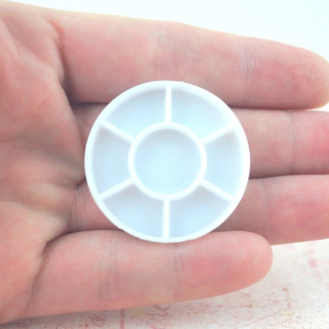 MINI BIAŁY TALERZYK PLASTIKOWY OKRĄGŁY Z PRZEGRÓDKAMI MINI BIAŁY TALERZYK PLASTIKOWY OKRĄGŁY Z PRZEGRÓDKAMI