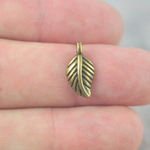 ZAWIESZKA LISTEK STARE ZŁOTO 2 szt.