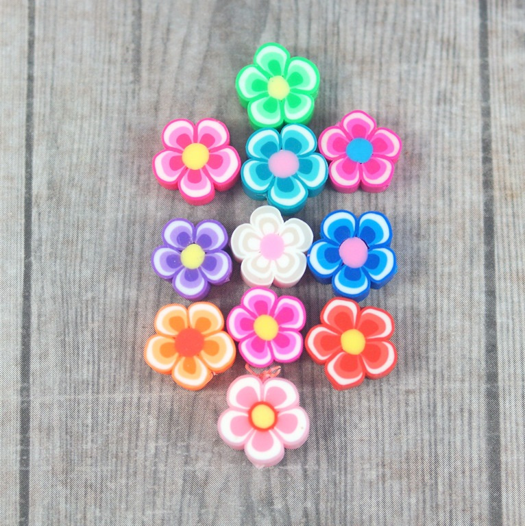 MIX KORALIKÓW FIMO- KWIATKI 10 szt. MIX KORALIKÓW FIMO- KWIATKI 10 szt.