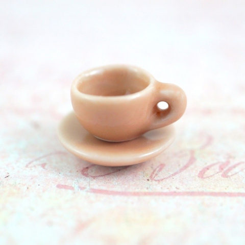 MINI CERAMICZNA FILIŻANKA Z TALERZYKIEM ORZECHOWA MINI CERAMICZNA FILIŻANKA Z TALERZYKIEM ORZECHOWA