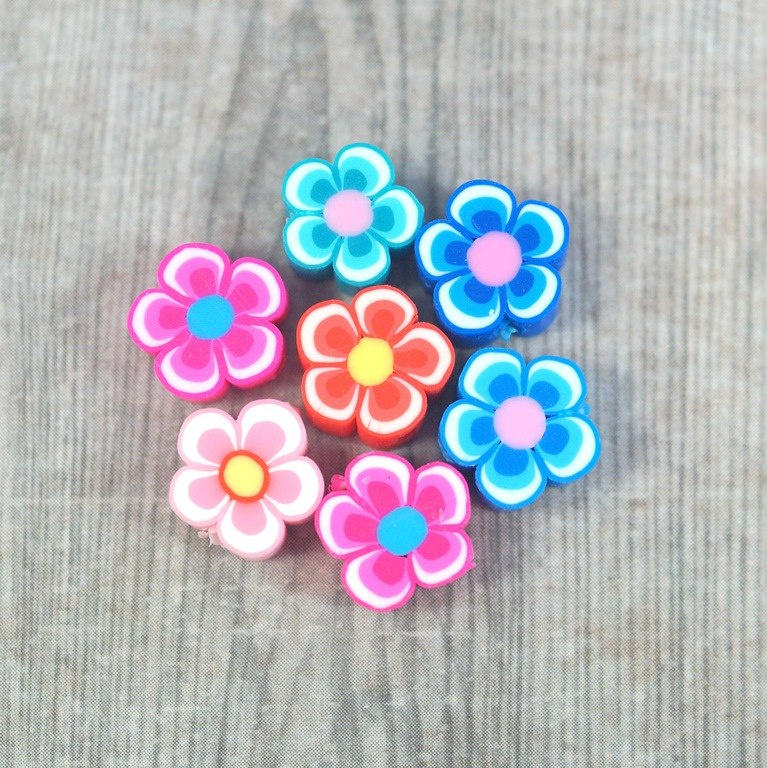 MIX KORALIKÓW FIMO- KWIATKI 10 szt. MIX KORALIKÓW FIMO- KWIATKI 10 szt.