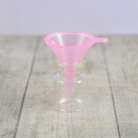 MINI LEJEK PLASTIKOWY RÓŻOWY MINI LEJEK PLASTIKOWY RÓŻOWY