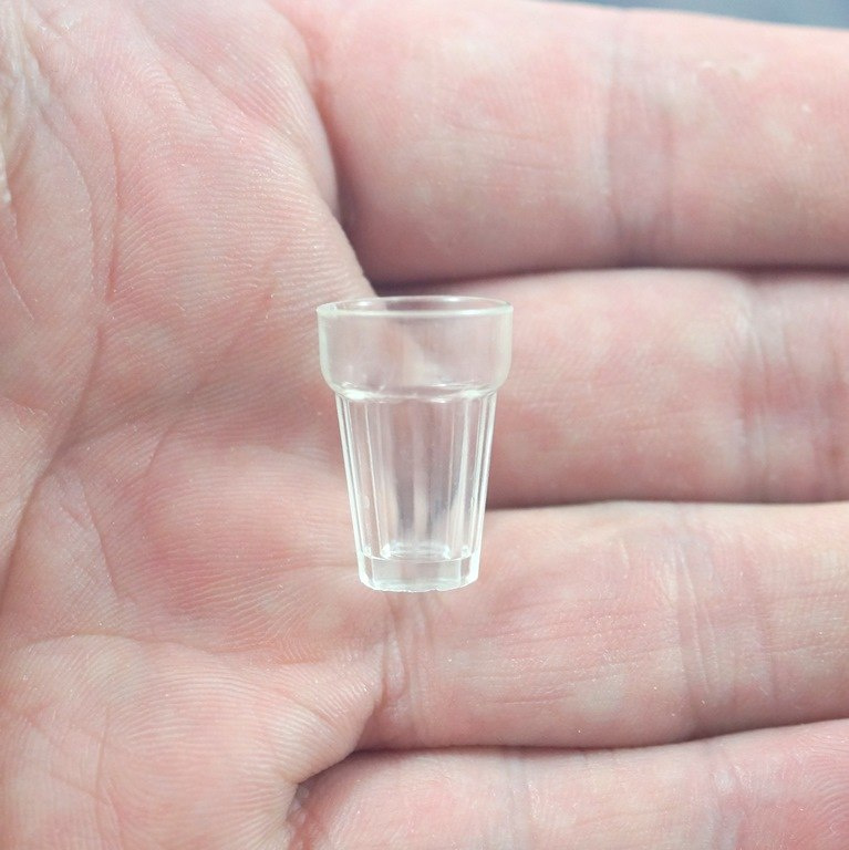 MINI PLASTIKOWA SZKLANECZKA DO NAPOJU MINI PLASTIKOWA SZKLANECZKA DO NAPOJU